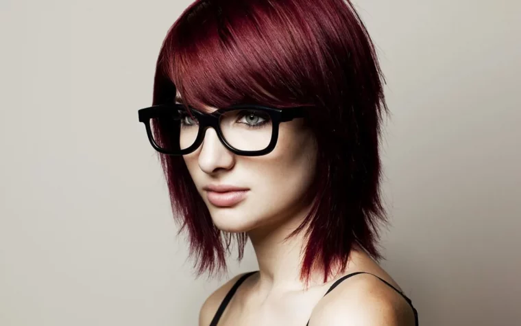 coupe de cheveux femme 50 ans avec lunettes 2024 femme alafrange