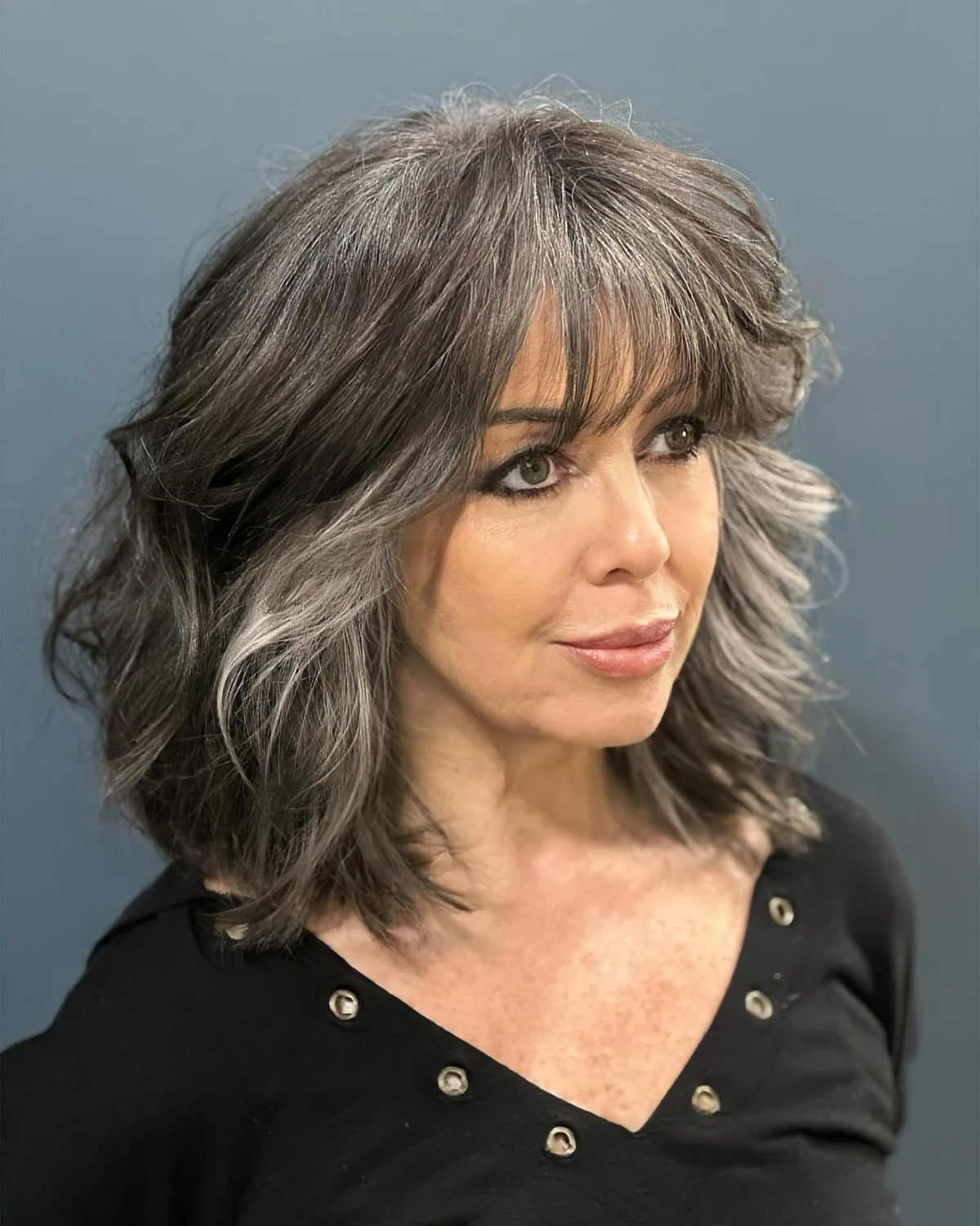 coupe degradee femme 50 ans cheveux gris