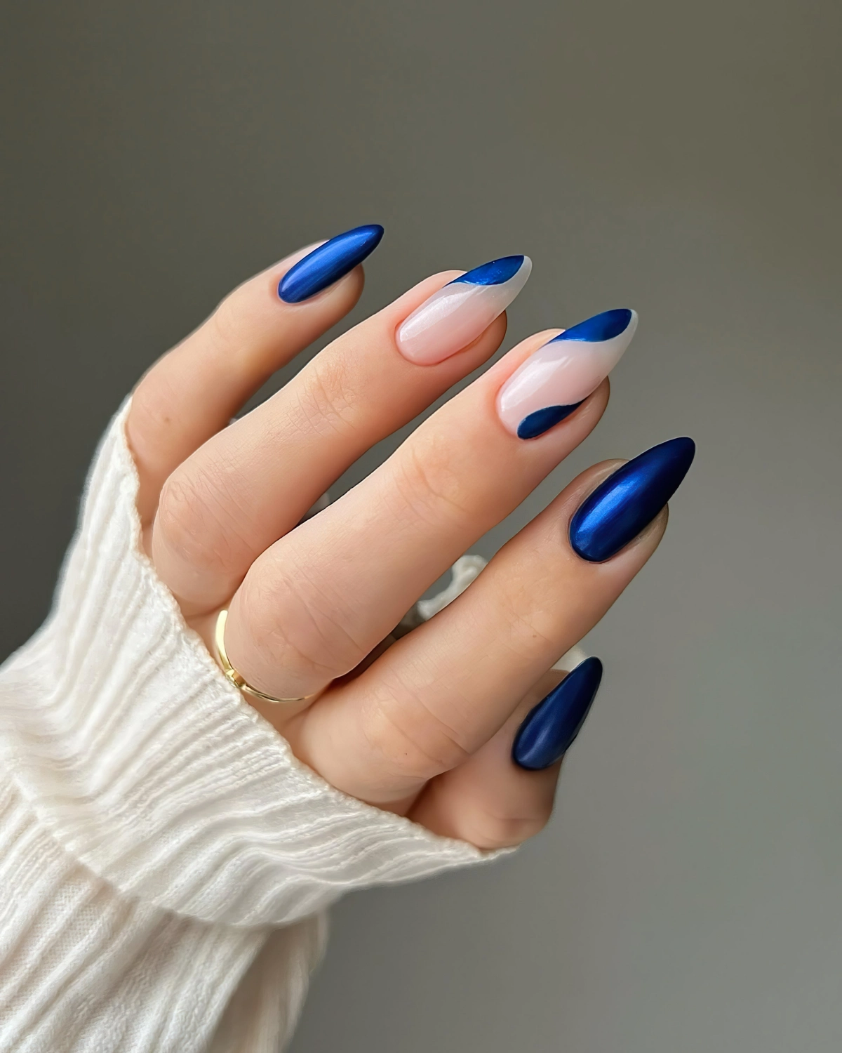 fedmanucure tendance couleur vernis bleu fonce french ongle couleur