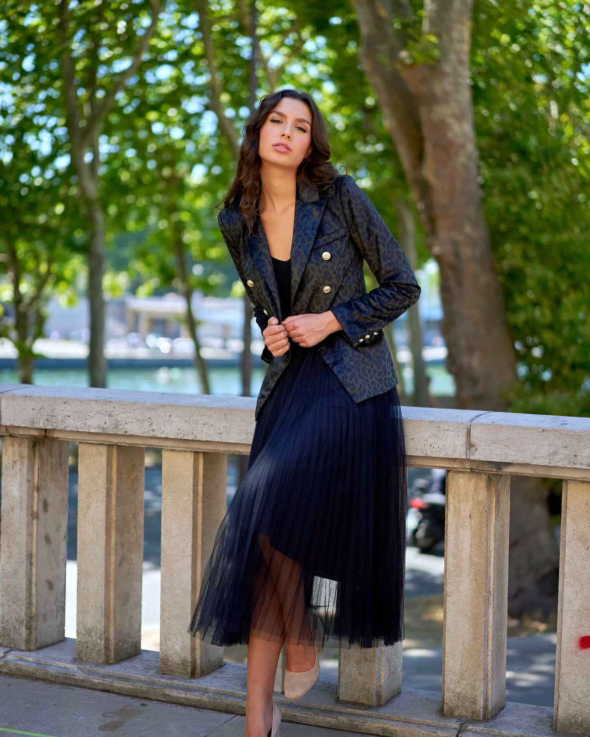 jupe plissee longue noir blazer femme brune rue mode