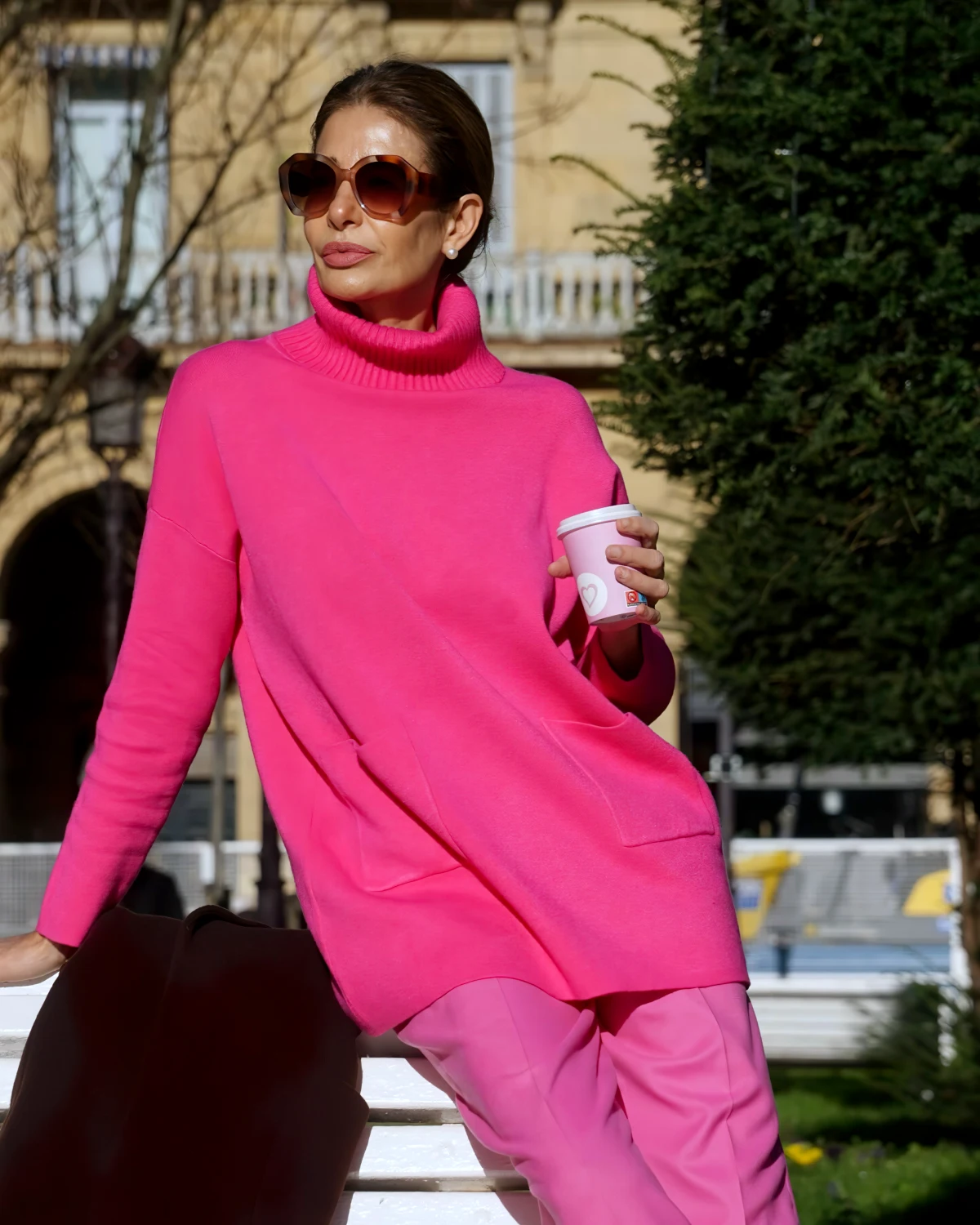 look moderne total look rose pour femme de 50 ans