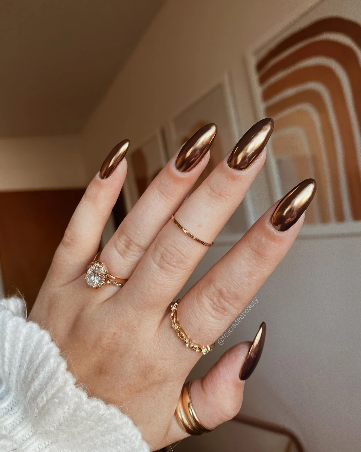 ongles titanium bronze cuivre effet metalique bagues or bijoux doigts