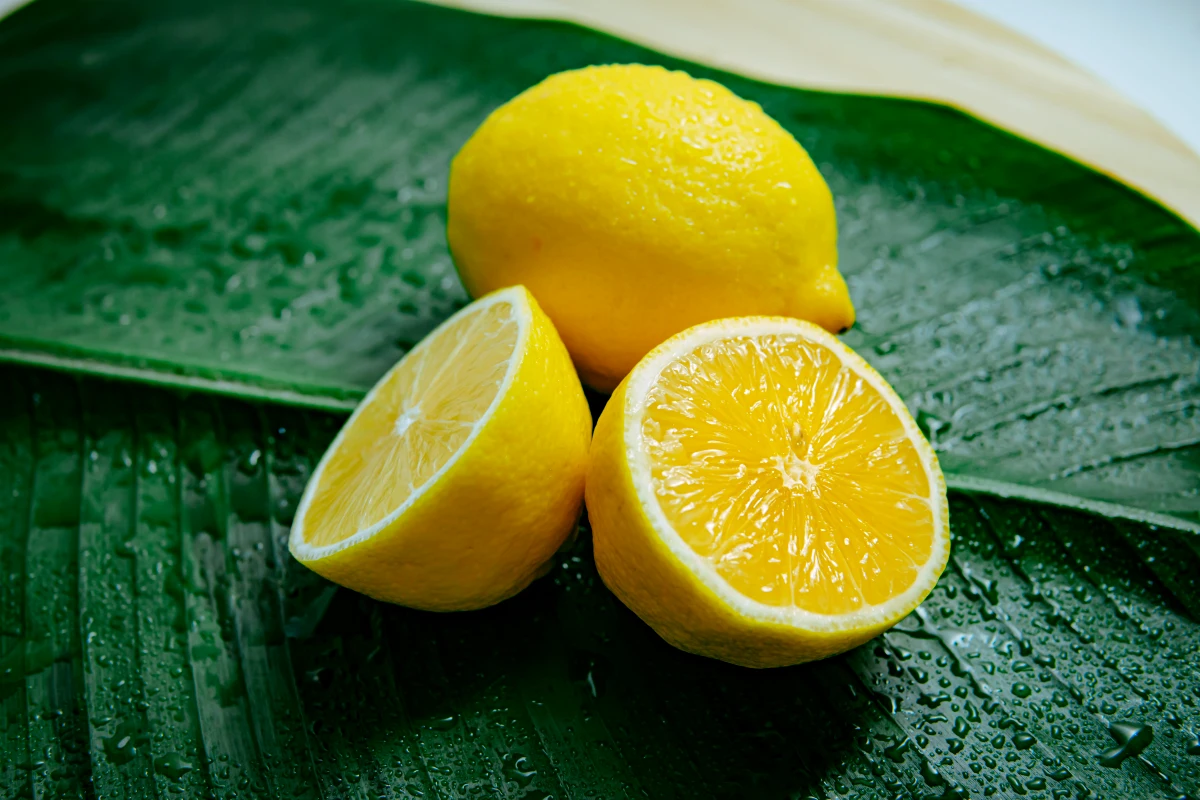 remede naturel digestion citron jaune feuille verte