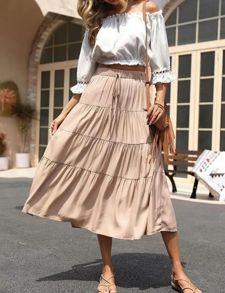 tenue estivale en beige et blanc sandales a lanieres