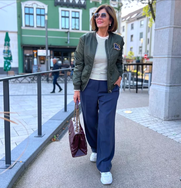 tenue sport chic mode femme 60 ans tendance