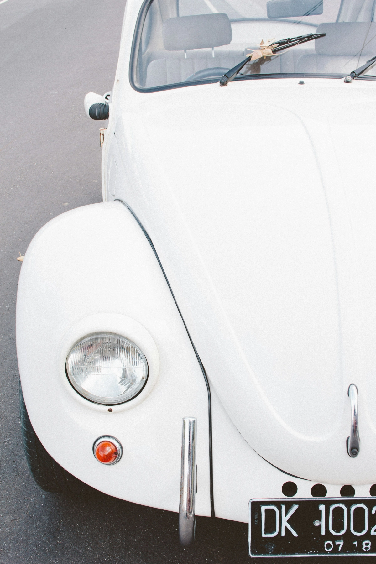 voiture vehicule blanche retro photo aesthetique vintage route pluie