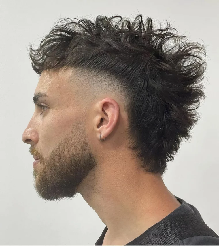 coupe homme a la mode coiffure effet decoiffee meches frange