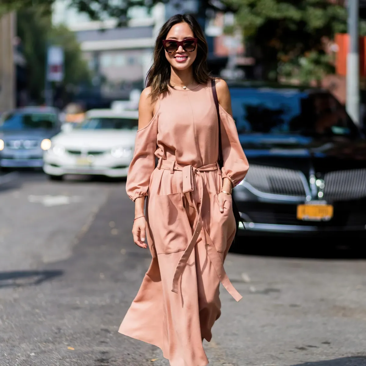 robe casual chic nude aux epaules froides