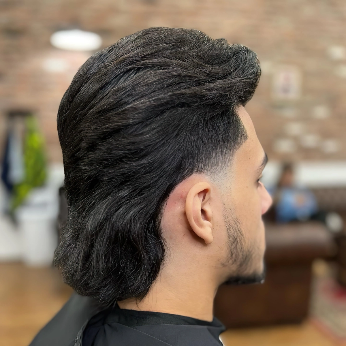 volume cheveux hommes longues rases sur cote degrade taper cut