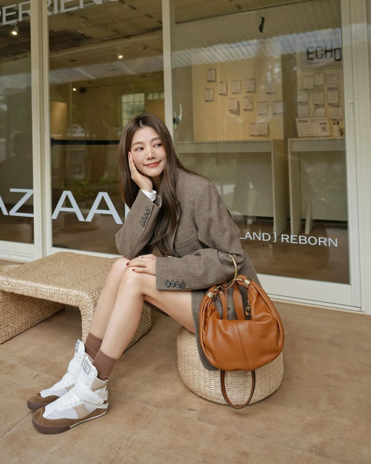 look avec des baskets chloe montants femme blazer sac marron