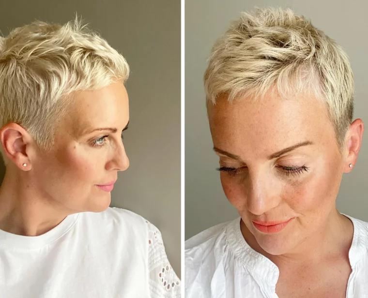 blonde coloration coupe courte effilee femme 50 ans pixie cotes rases