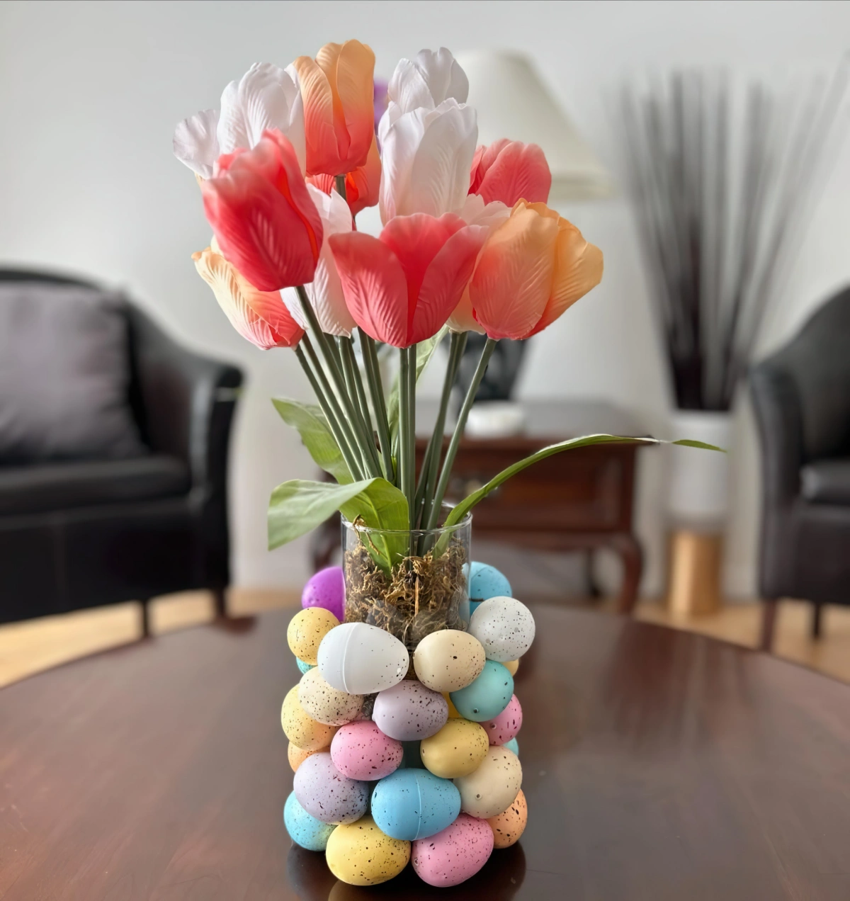 bouquet tulipes artificielles fleurs vase transparent decore avec oeufs colores