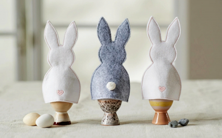 deco table paques support oeuf figurines lapin en feutre colore