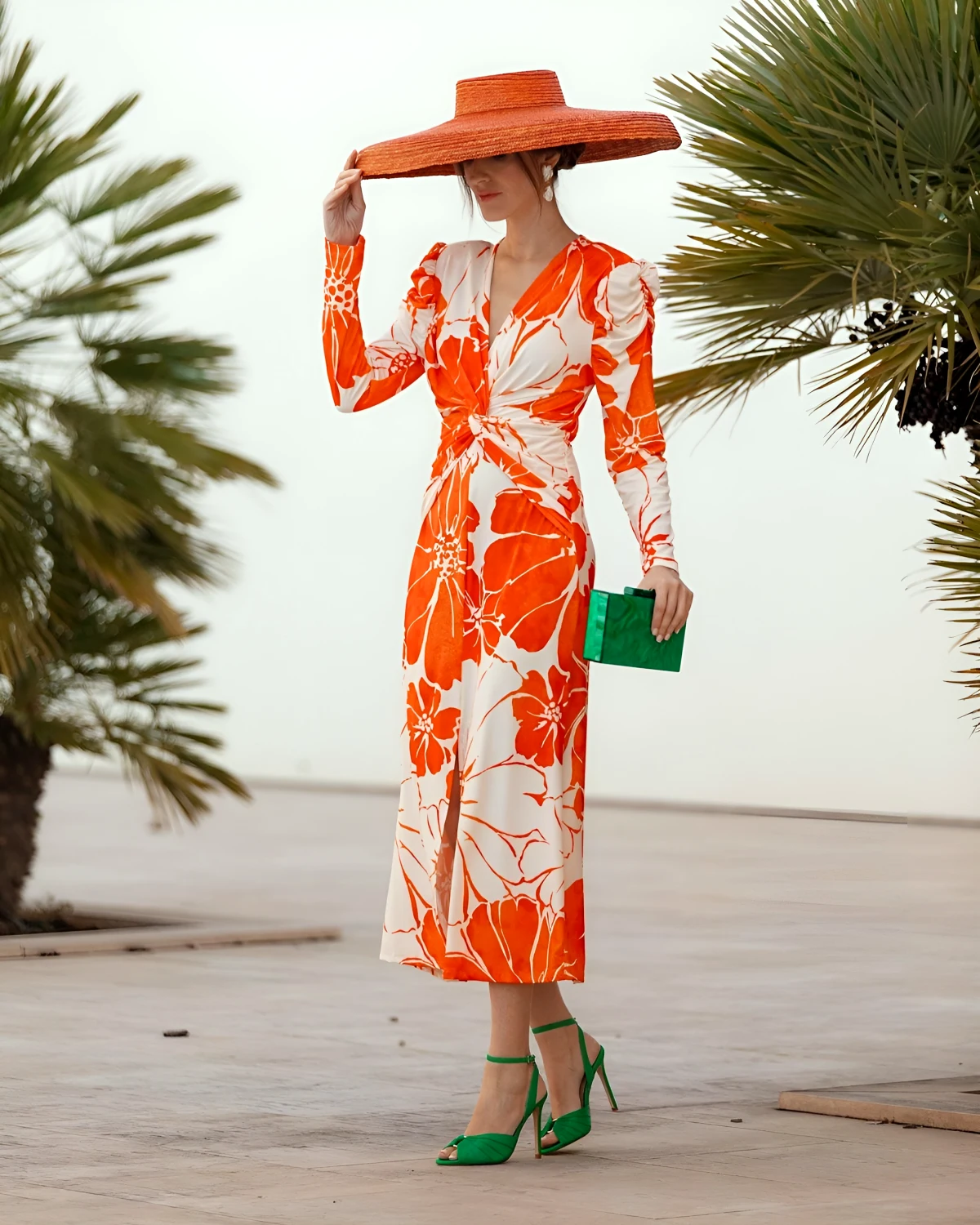 robe de cermonie a motif orange chapeau accessoires vertes