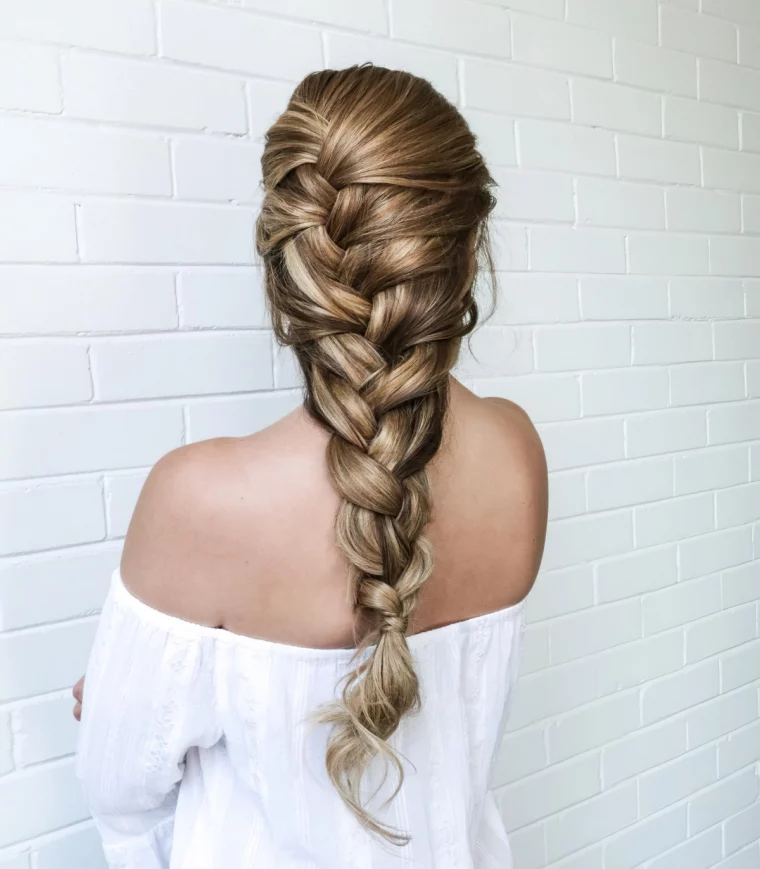 tresse mariage cheveux long balayage blond sur cheveux chatain fonce