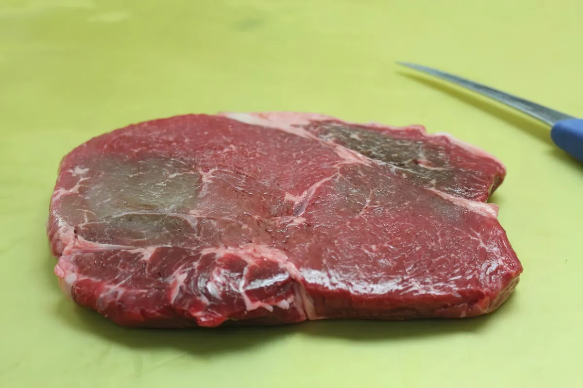 viande qui devient marron au frigo causes