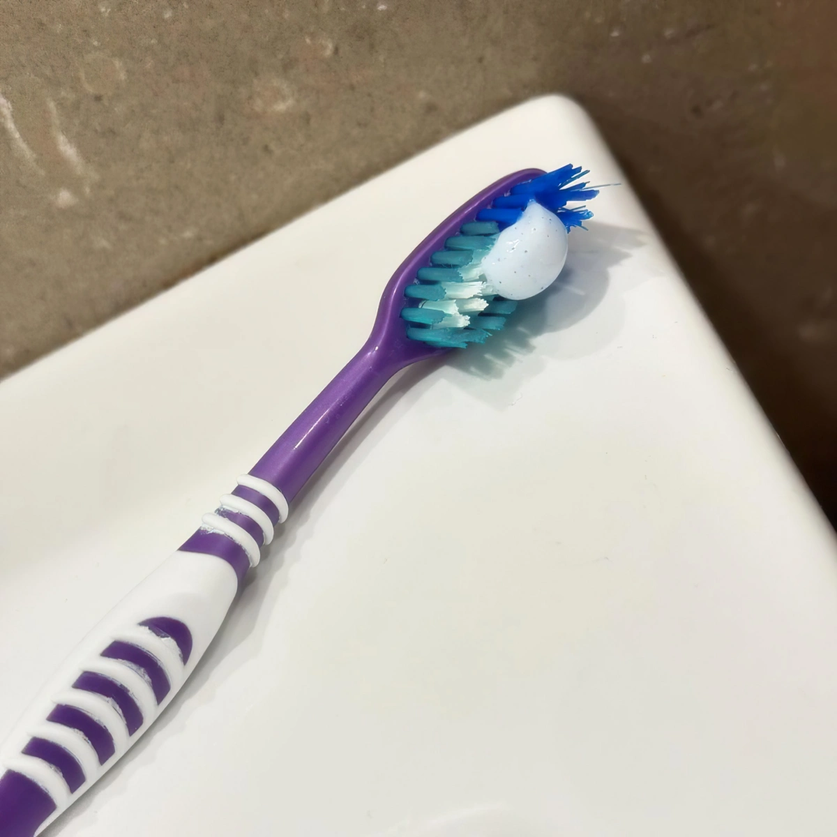 blanchir plastique jauni dentifrice brosse dents produit