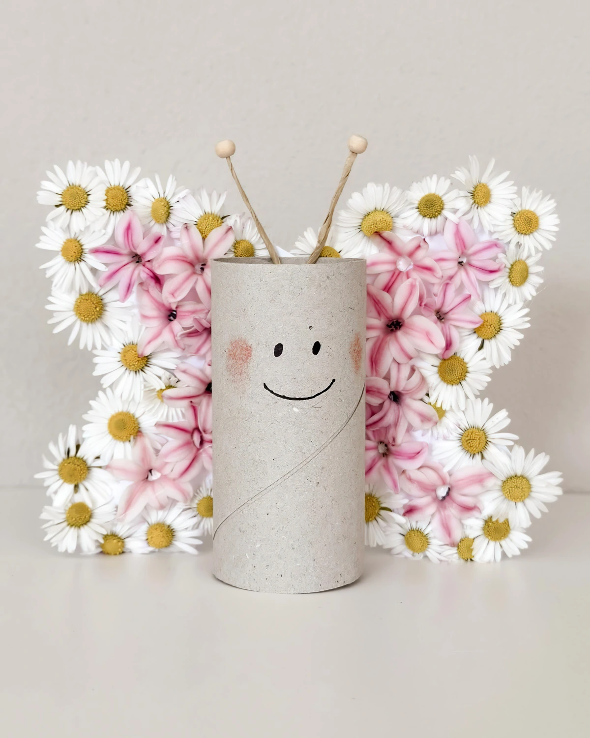 rouleau de papier toilette diy bricolage maternelle ailes en fleurs