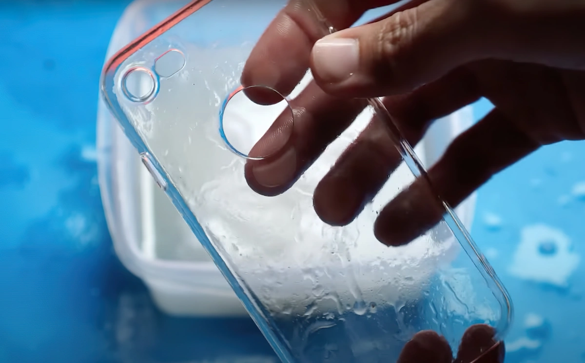 solution liquide recipient eau methode comment nettoyer une coque transparente