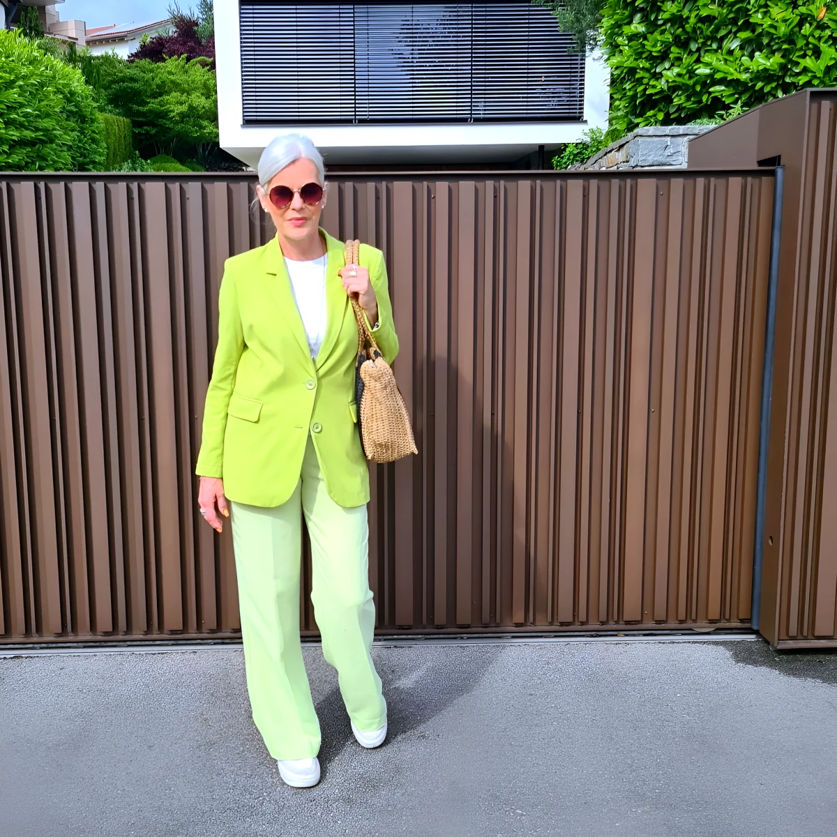 ensemble vert moderne pour femme de 50 ans