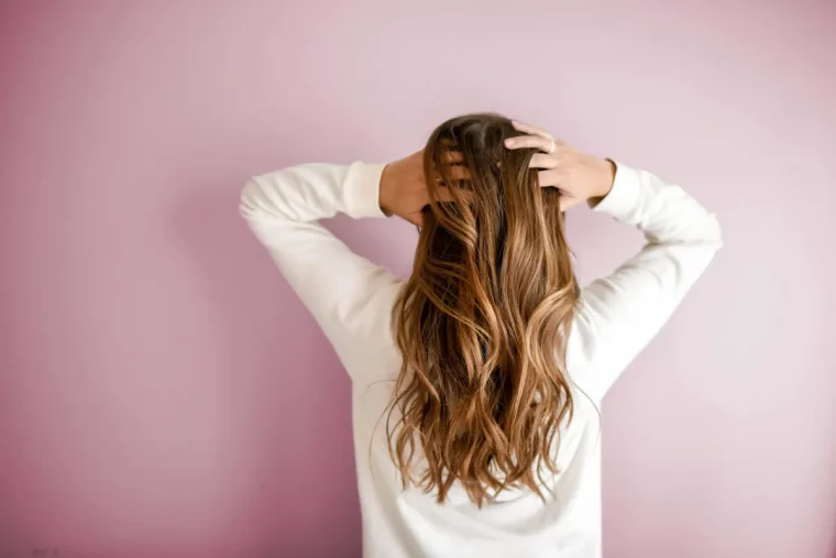 comment accelerer la repousse des cheveux