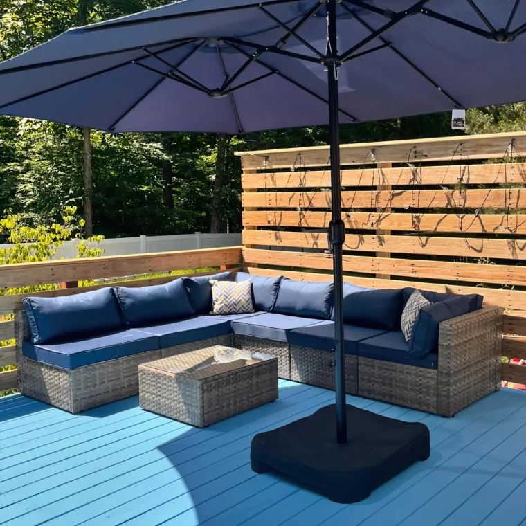 meuble de jardin canape d angle housses parasol peinture bleue bois