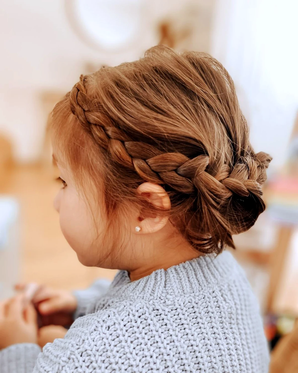 tresse couronne coiffure petite fille