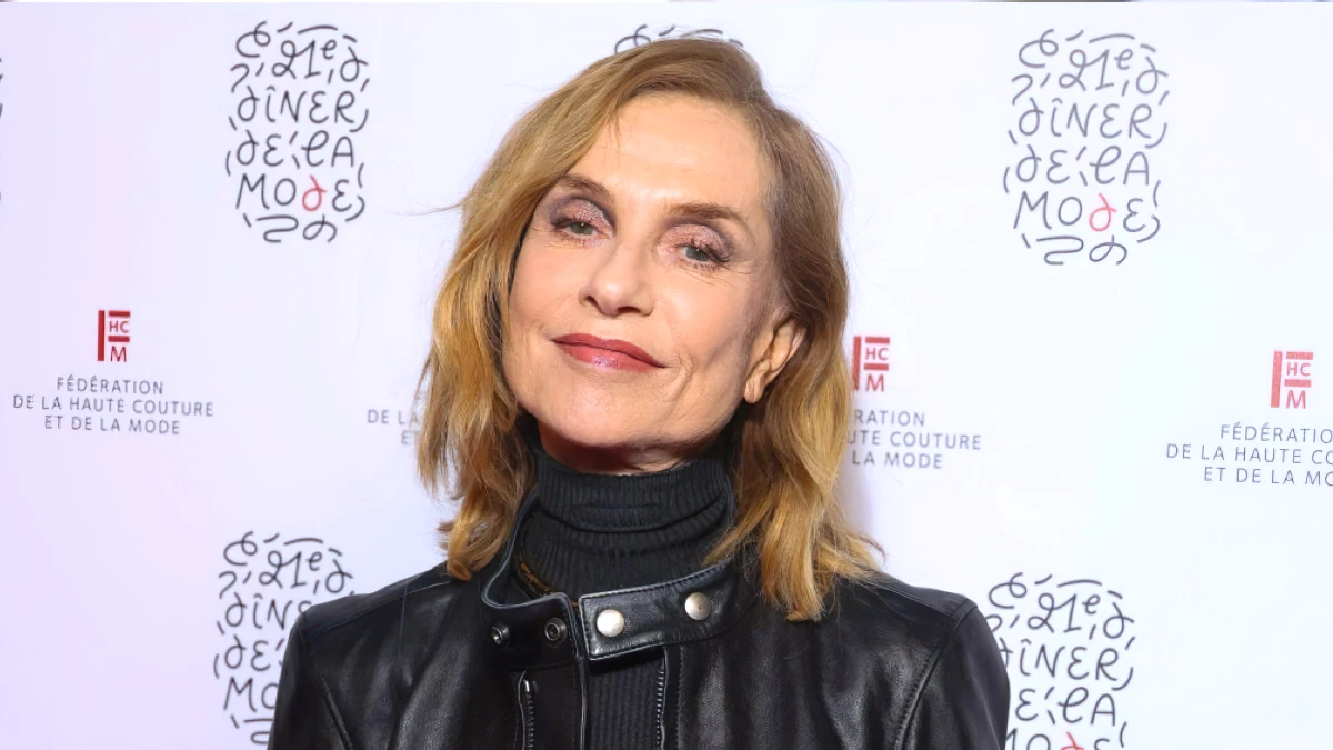 isabelle huppert coupe mi longue tendance femme 70 ans