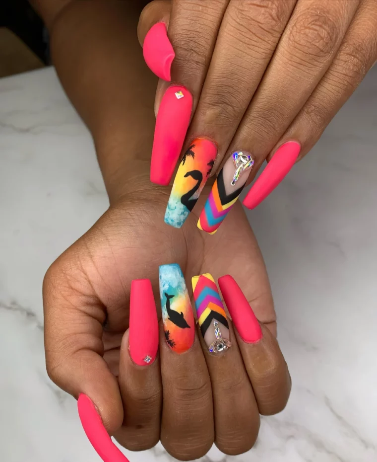 nail art dessin plage coucher de soleil flamant dolphin cristaux