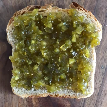 tartine a la confiture de tomates vertes vrai delice