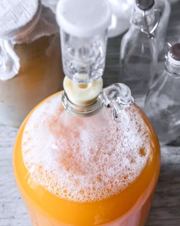 vinaigre de pommes tombees bouteille en verre