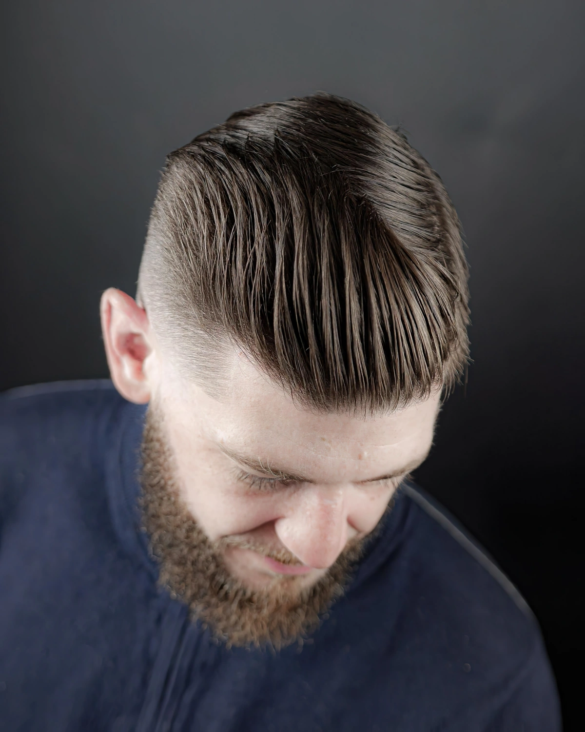 cheveux plaques homme degrade court cotes rases barbe