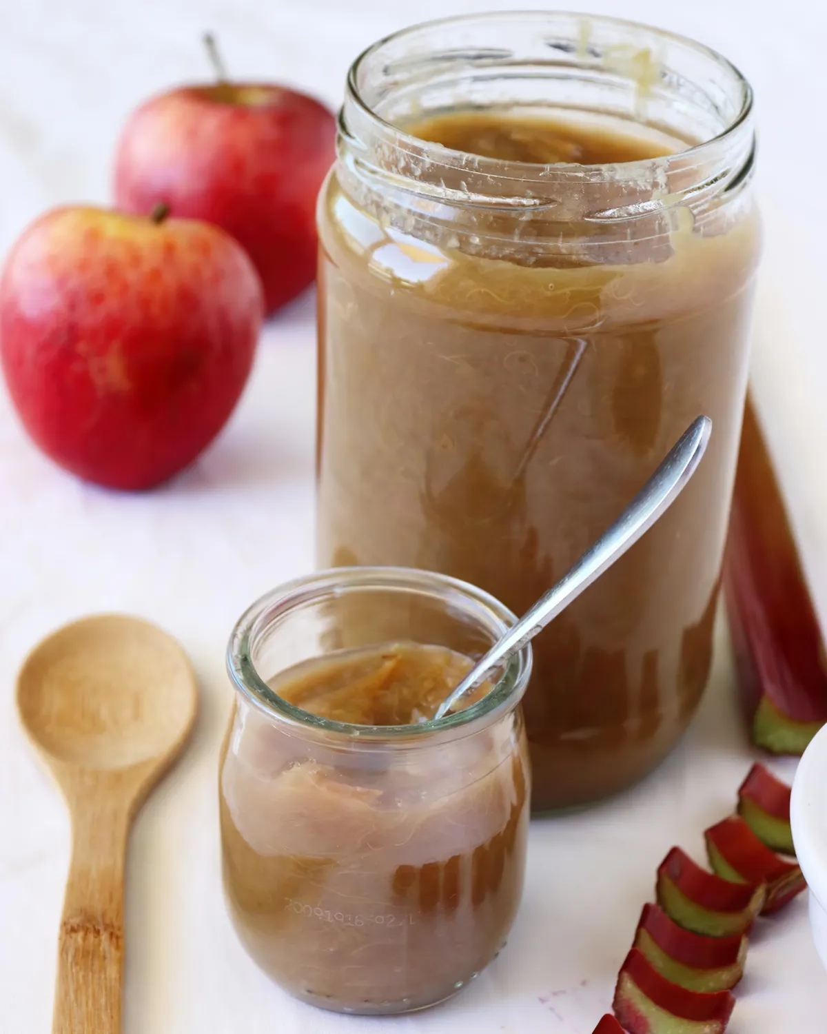 Compote de rhubarbe sans sucre : mes 4 variantes saines et ultra