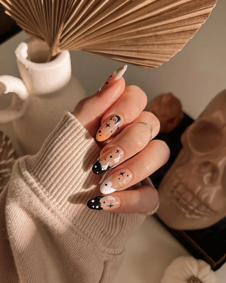 dessins ongles halloween blanc et noir etoiles fantomes