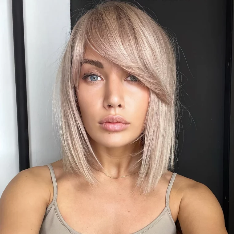 frange pour cheveux long carre lisse epaule meches rose gold