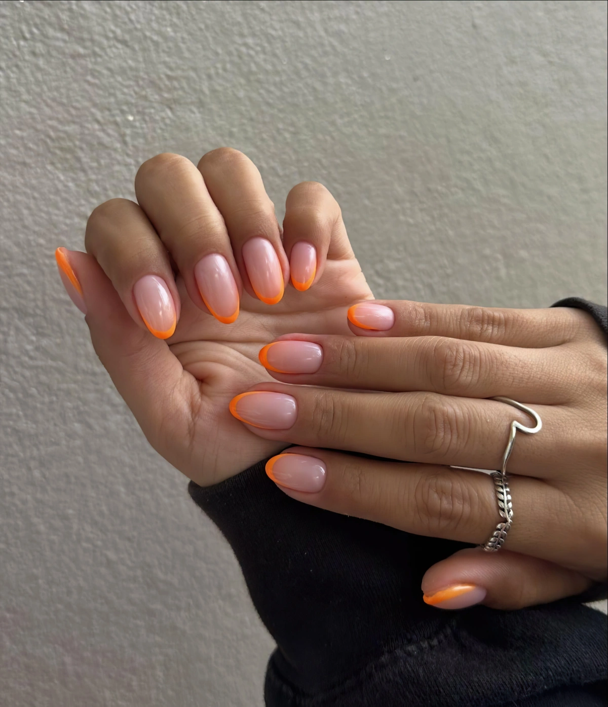 french colorеe orange finition chrome vernis base rose pastel