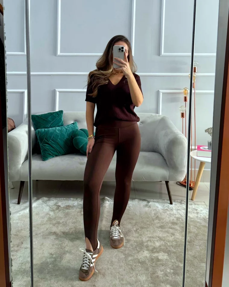 idees de look avec un legging pour le quotidien femme tenue bordeau