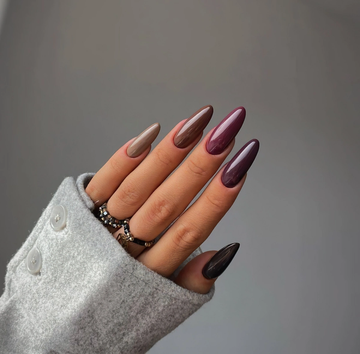 ongles novembre vernis differents nuances violet marron