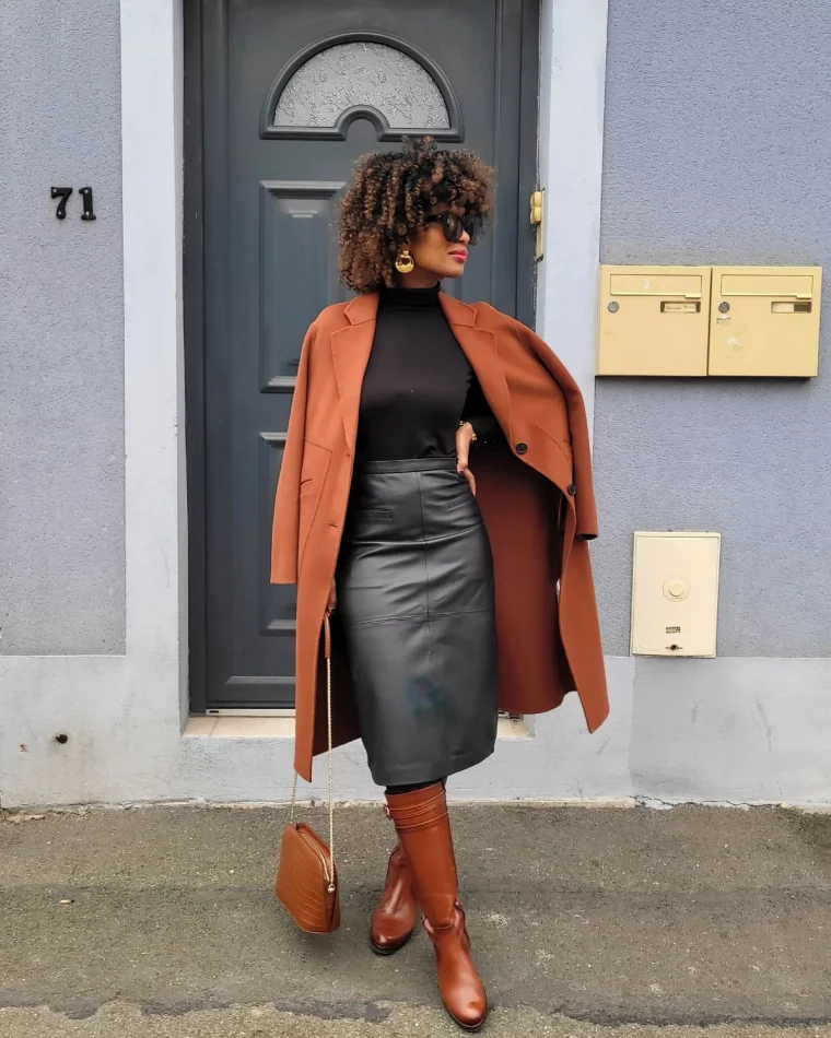 quelle veste avec une robe longue cuir noir pull bottes marron