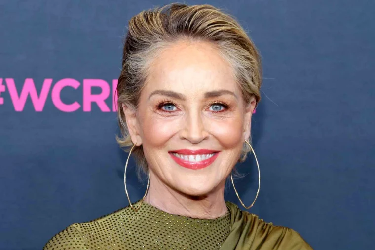 sharon stone coupe de cheveux courte tendance 2024