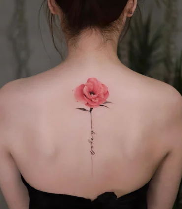 tatouage couleur fleur rouge lettre mot ecriture sur peau