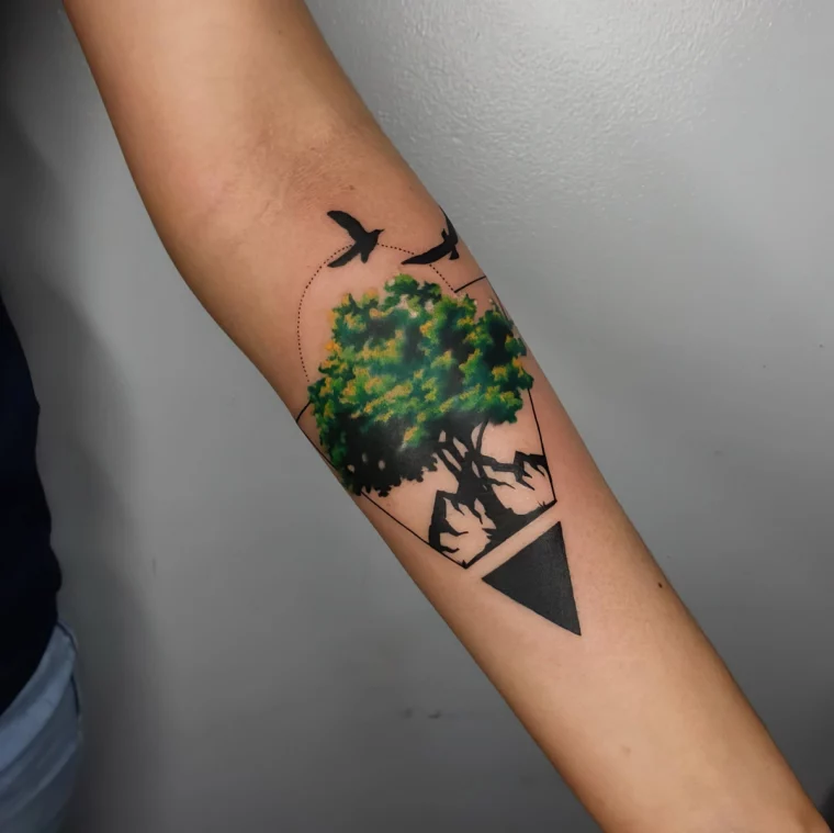 dessin colore bras femme arbre vert realiste vol oiseaux
