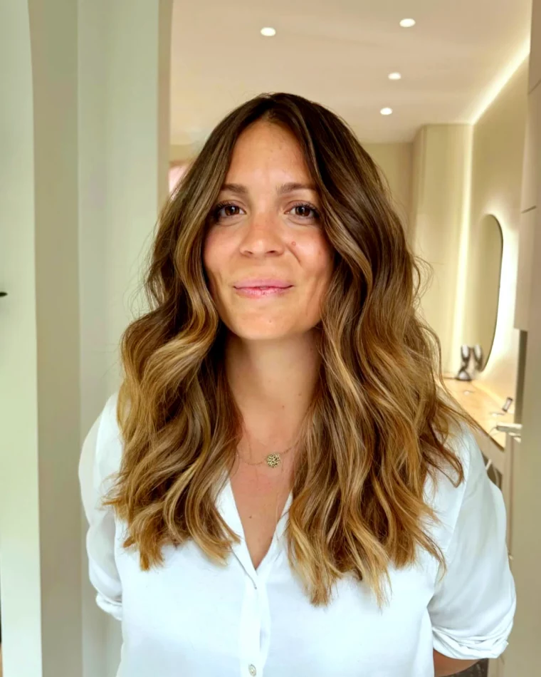 idee de balayage miel sur cheveux chatain