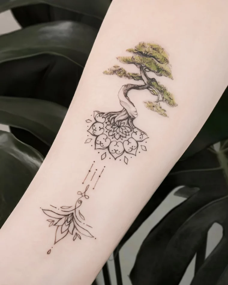 tatouage spirituel dessin arbre colore branches vertes racines mandala lotus