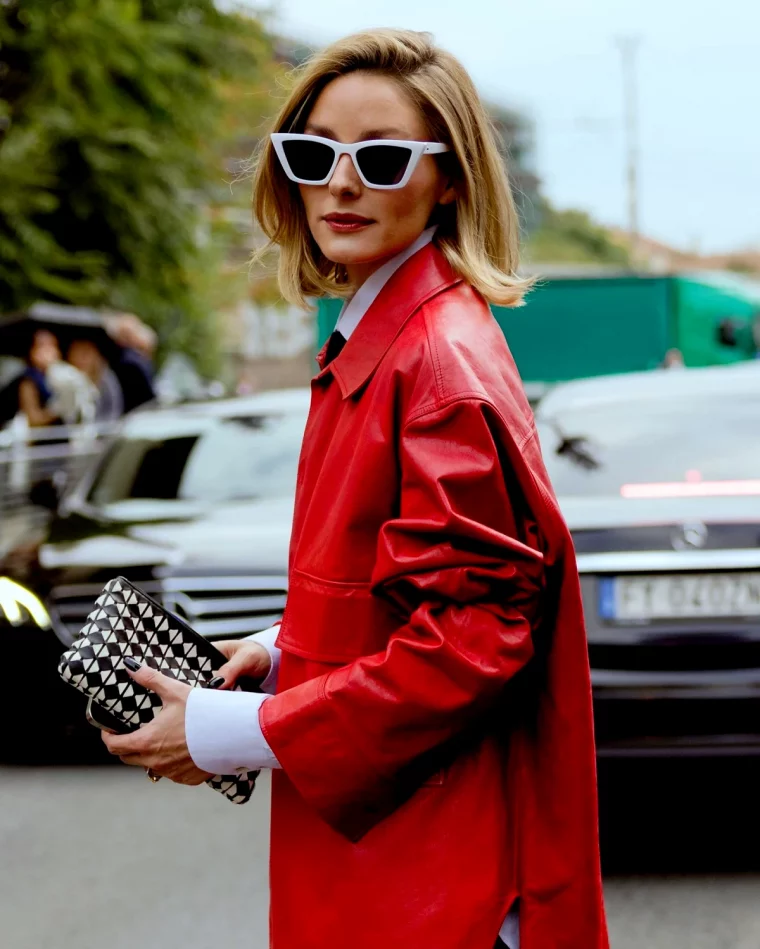 veste en cuir rouge vintage lunettes de soleil blanches olivia palermo