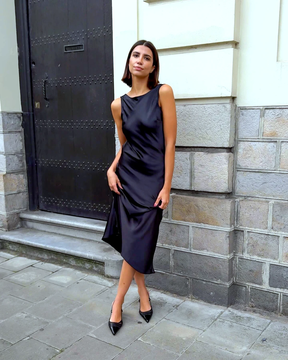 idee d une robe noire longue en soie pour un premier rendez vous