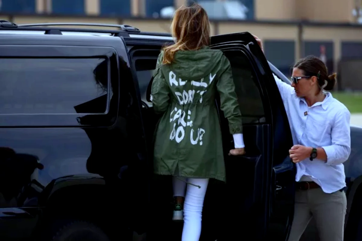 le dressing de melania trump veste kaki