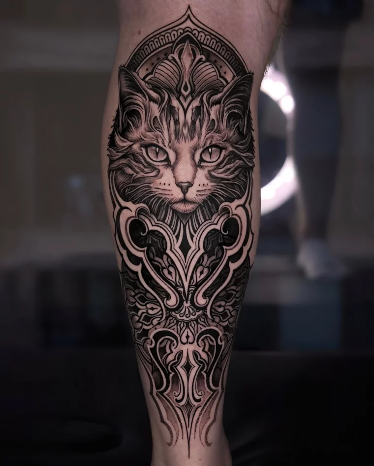 tatouage chat geometrique tete lignes courbes portrait animal