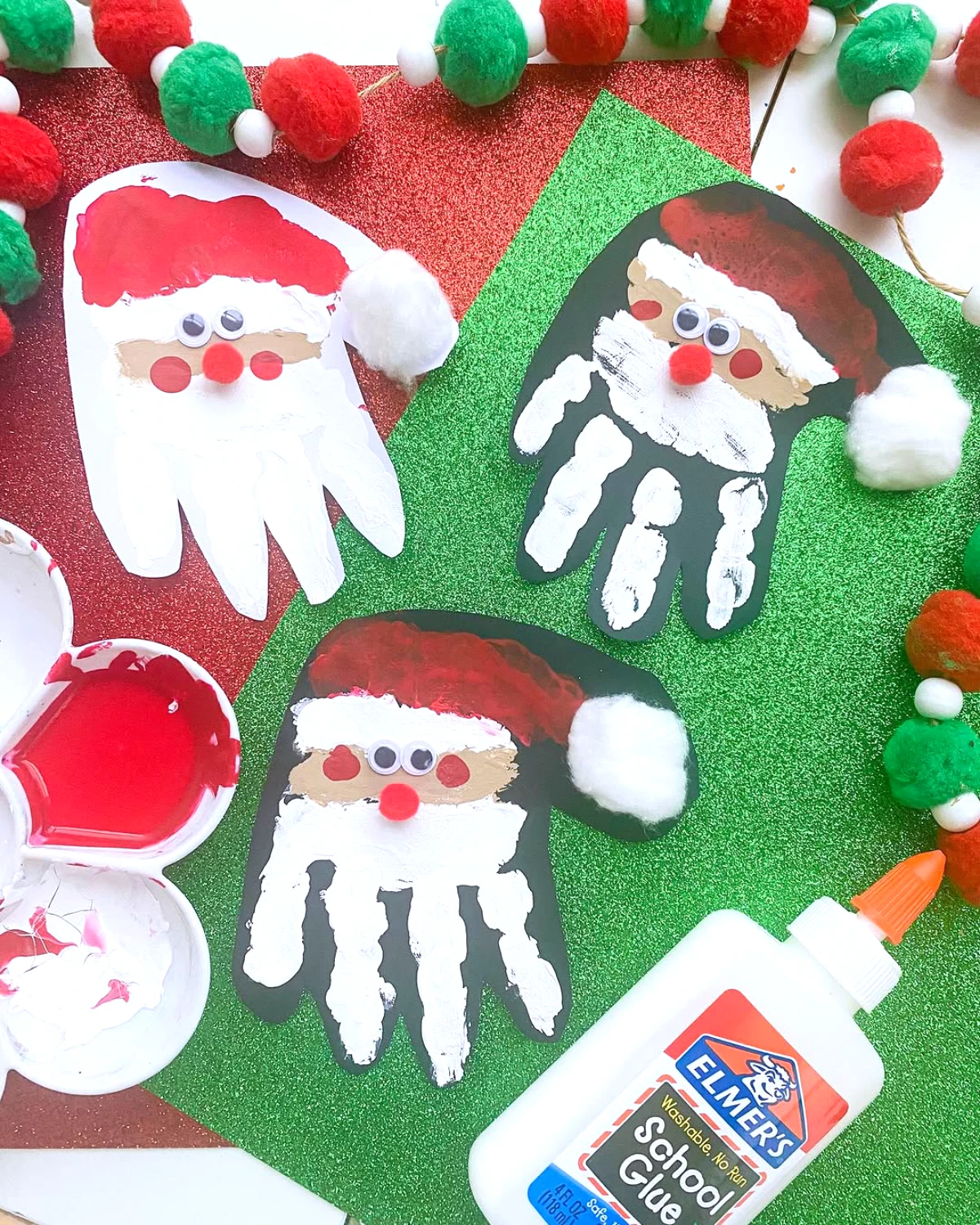 bricolage d hvier maternelle pere noel sous forme d empreinte