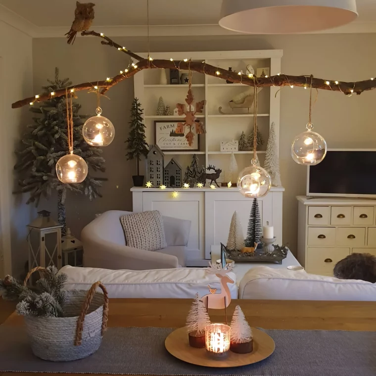 diy deco noel recup branche suspendue ornements transparents bougies led